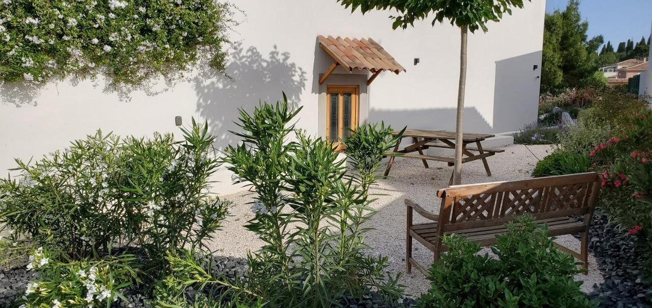 'Au Coeur Des Vignes' - Private Apartment & Garden Magalas Exterior foto